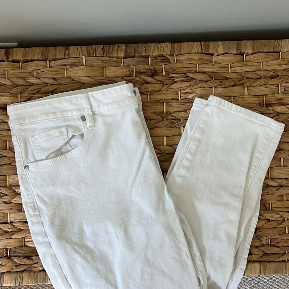 LOFT (16) White curvy Skinny Jeans Crisp Denim Style